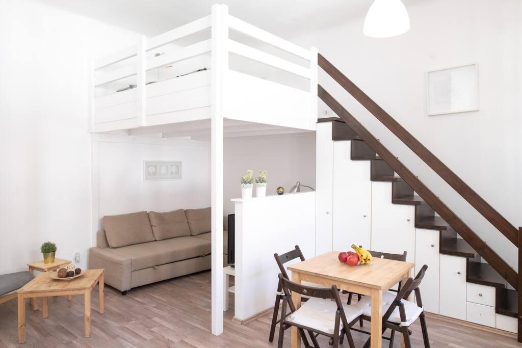 בודפשט N28 Studio Next To Andrassy Boulevard. מראה חיצוני תמונה