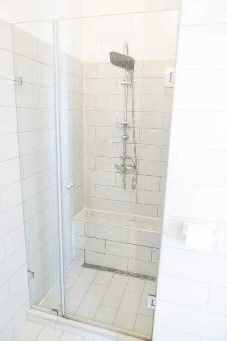 בודפשט N28 Studio Next To Andrassy Boulevard. מראה חיצוני תמונה