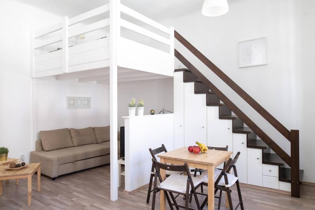 בודפשט N28 Studio Next To Andrassy Boulevard. מראה חיצוני תמונה